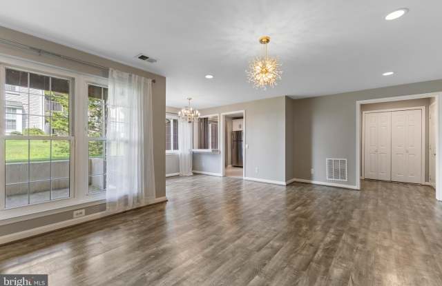 8244 CATBIRD Circle Gallery 4