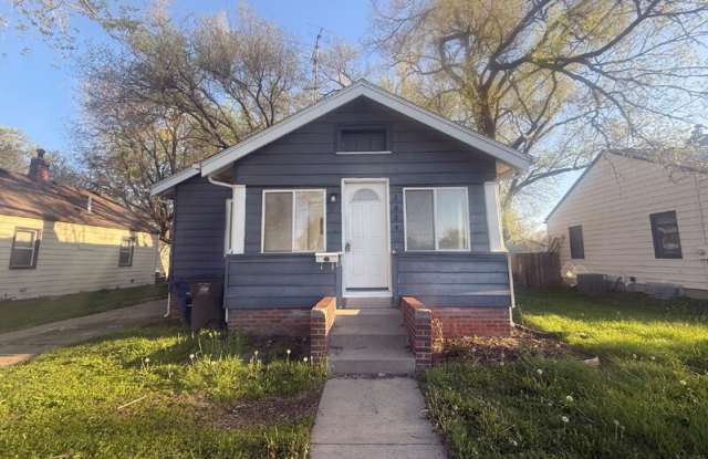 2824 Des Moines St photos photos
