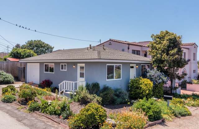 2 bedroom, 1 bath house in Morro Bay - 902 Pecho Street, Morro Bay, CA 93442