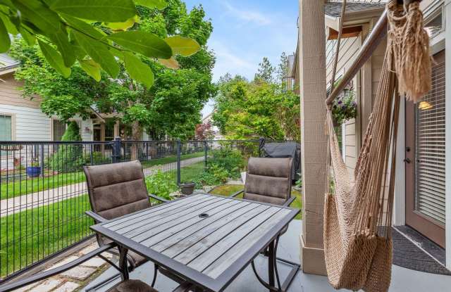 Townhome in CDA Gallery 4