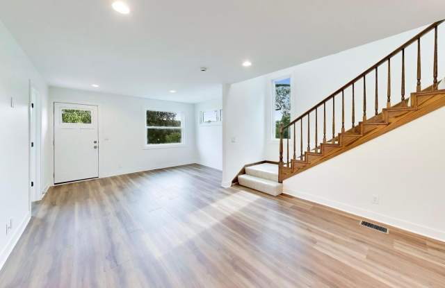 1444 Seminole Road Gallery 3