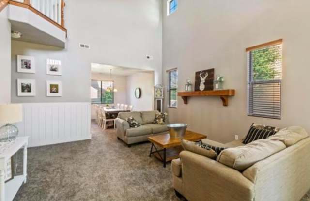 Stunning Home in Spring Creek Ranch! Gallery 4