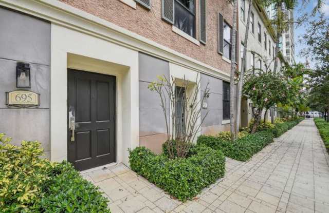 695 Hibiscus St. photos photos