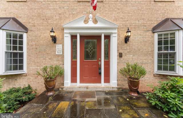 901 HOLLY CREEK DRIVE Gallery 3