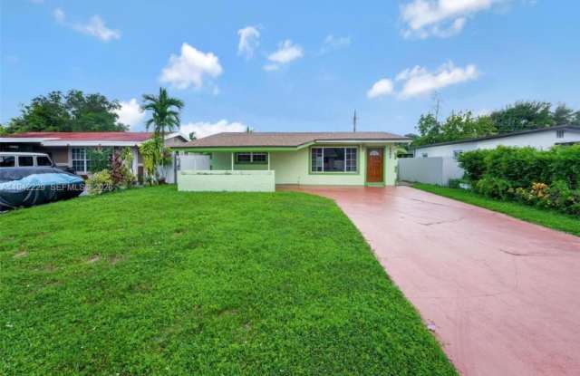 6240 SW 21st St photos photos