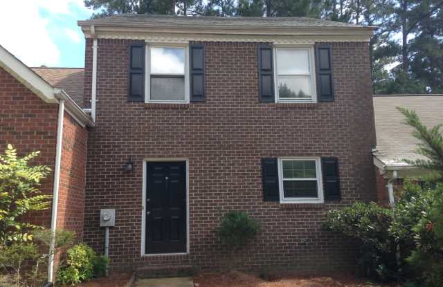 155 Williamsburg Way: 4-Sided brick, 2-story townhome with 2 bed, 2 bath upstairs and a half bath downstairs. Hardwood laminate throughout and carpet in bedrooms. AVAILABLE NOW! photos photos