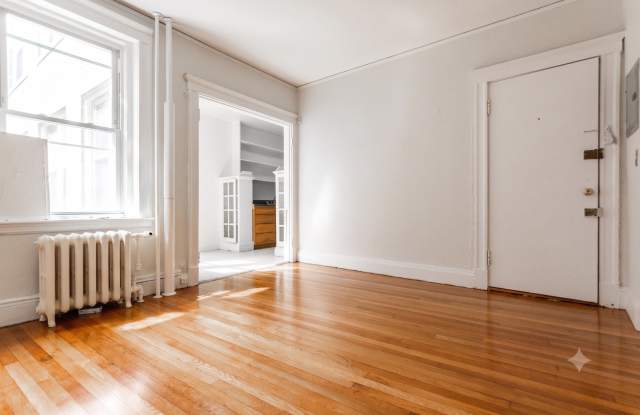 Classic Fenway Charm — In Building Laundry and No Broker Fee photos photos