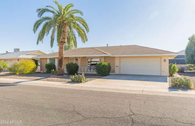 10719 W CAMELOT Circle photos photos