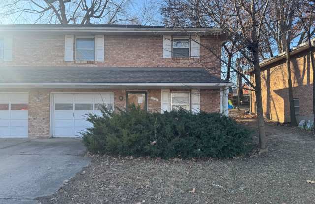 ***6 OR 12 MONTH LEASE OPTIONS***4BR 2BA Home w/ Central Air • Porch • Great Location in Independence photos photos