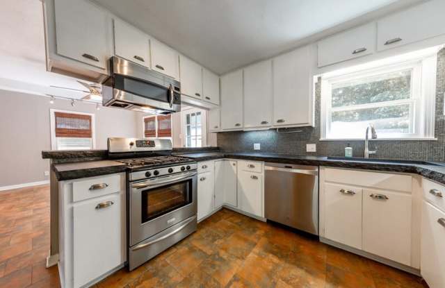 5617 Shoalwood Ave Gallery 4