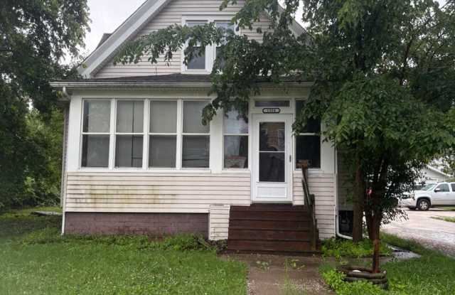 Classic 3 Bedroom Home With Character and Space in Galesburg! photos photos