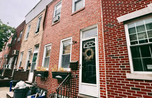 Gorgeous 2-Bed Townhome in Pennsport! Available NOW! photos photos