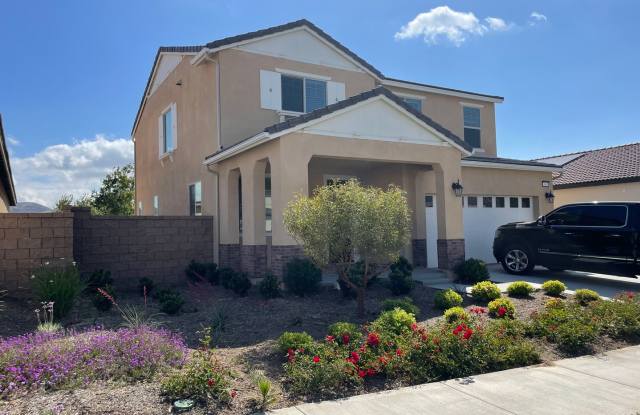 GORGEOUS HOME WITH SOLAR IN MCSWEENY FARMS! - 3065 HOMEWARD STREET, Hemet, CA 92543
