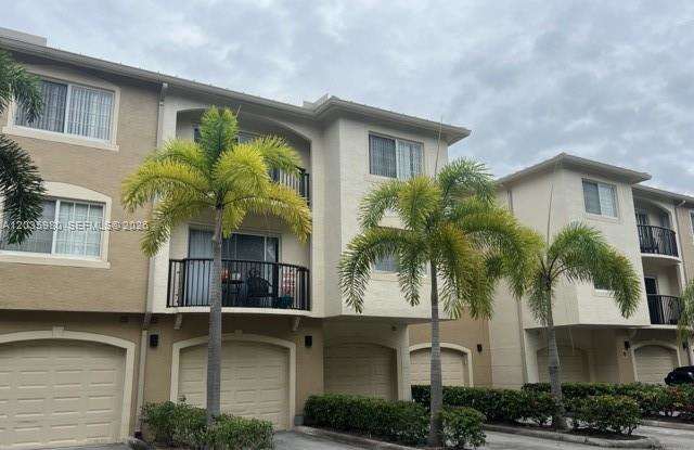 400 Crestwood Ct N Gallery 1