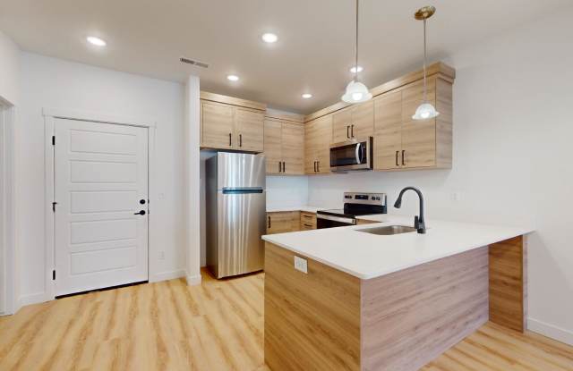 1122 W 250 S Unit 111 photos photos