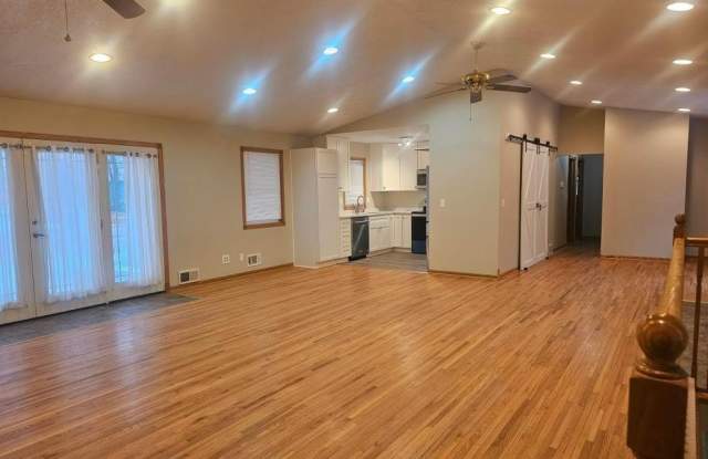 1209 Pearson Parkway N Gallery 1