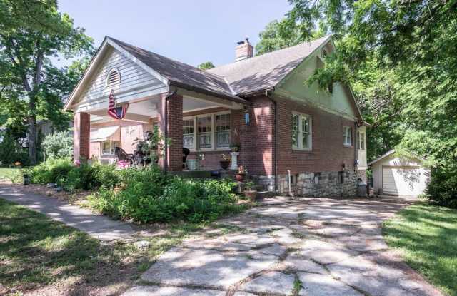 4804 Greenway Drive - 4804 Greenway Drive, Kansas City, MO 64129
