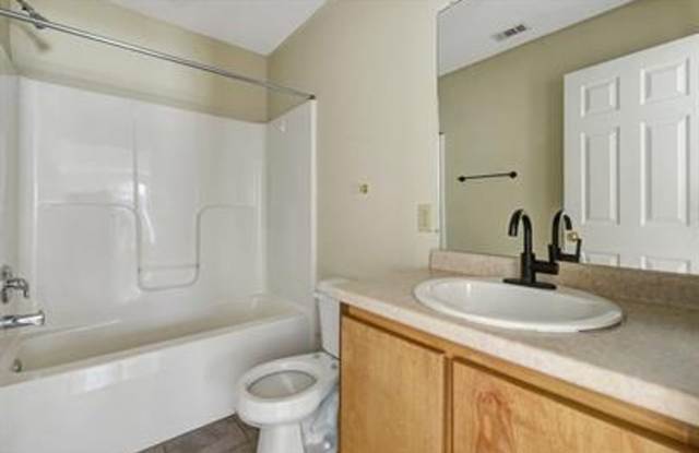 ASK ABOUT HALF MONTH RENT FREE!! Gallery 4