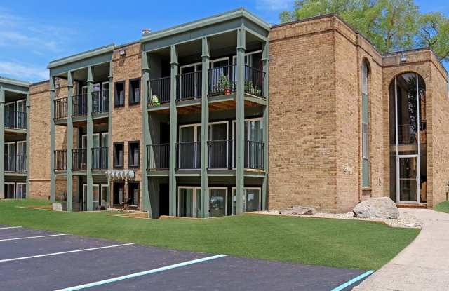Uptowne Apartments Gallery 4