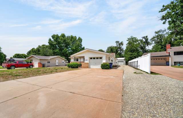610 E Elaine Gallery 1