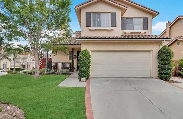 Spacious 3 Bedroom-2.5 Bath, - VIEWS! Fireplace, Yard - Via Santa Rosa photos photos