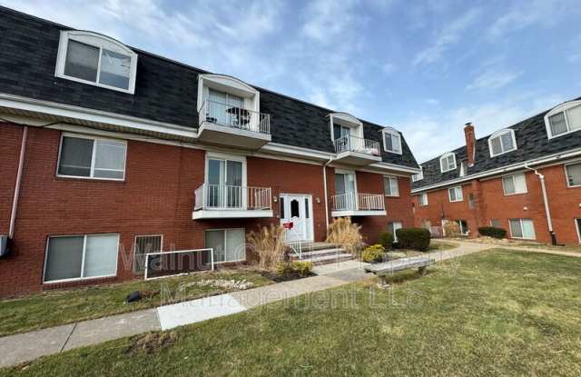 Tower Blvd - 2102 - 203 - 2102 Tower Boulevard, Lorain, OH 44053