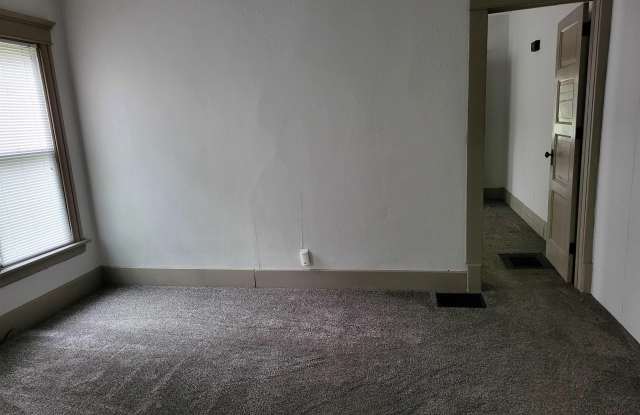 835 Ashland Avenue Gallery 4
