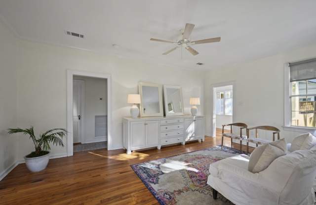 2151 Hollydale Avenue Gallery 2