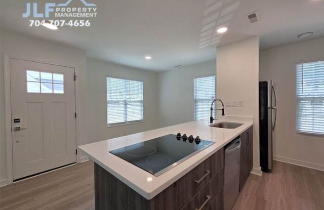 1525 Briar Creek Road Gallery 3