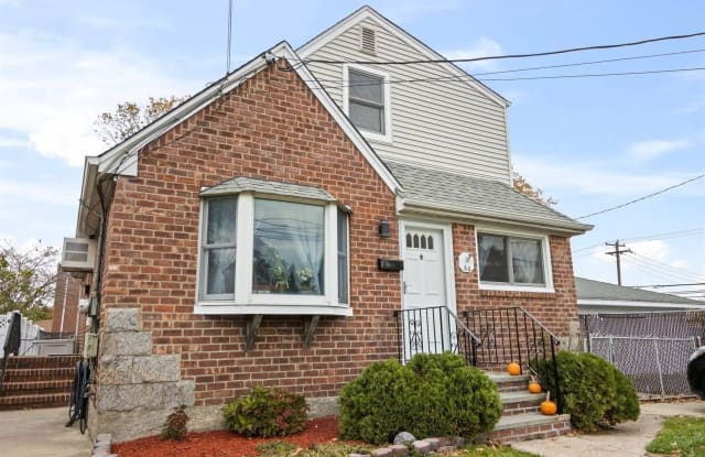 60 Sheridan Avenue - 60 Sheridan Avenue, Williston Park, NY 11596