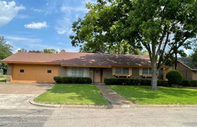 5412 Lake Crest St photos photos