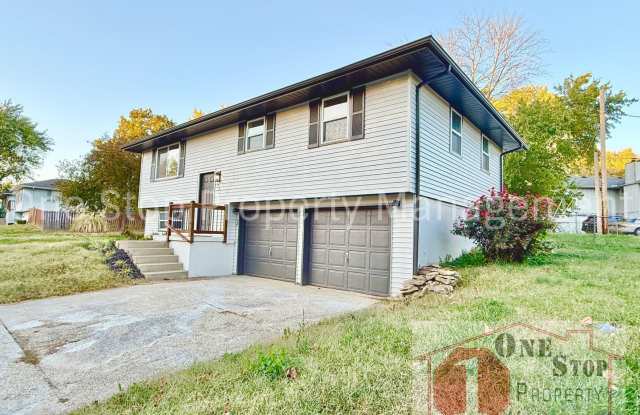 4-Bedroom, 2.5-Bathroom home in Independence - 1931 South Leslie Drive, Independence, MO 64055