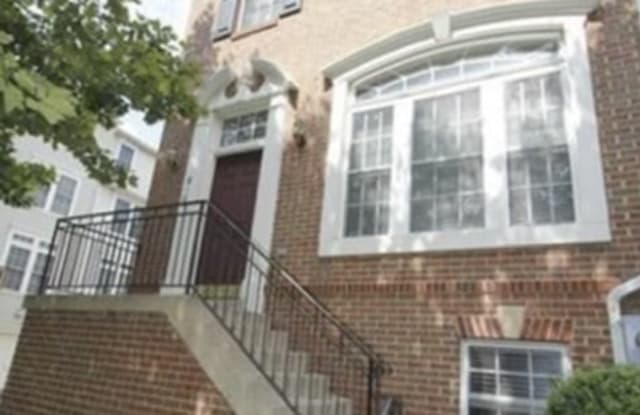 8161 Skelton Cir - 8161 Skelton Circle, Merrifield, VA 22042