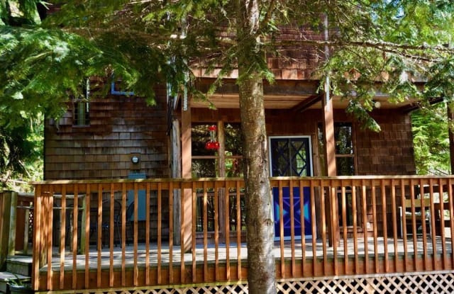 20637 Kingston Street - 20637 Kingston St NE, Indianola, WA 98342