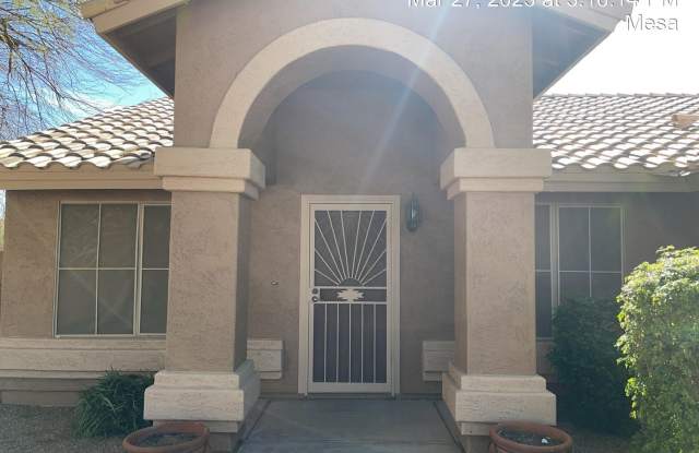 POOL SERVICE INCLUDED! photos photos