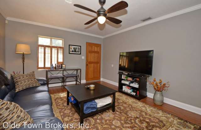 1928 S Ferncreek Ave. Gallery 4