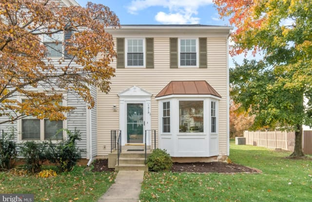 1015 SMARTTS LANE NE - 1015 Smartts Lane Northeast, Leesburg, VA 20176