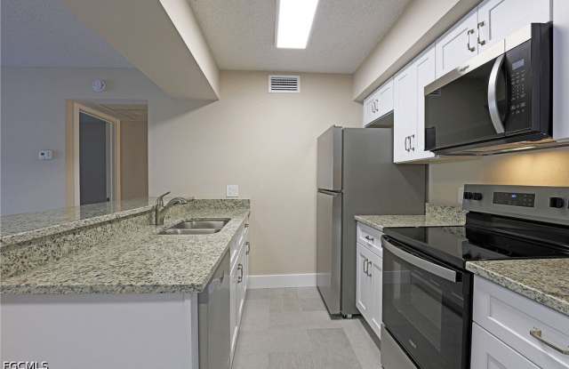 5331 Summerlin Road Gallery 1