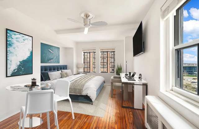 25 Tudor City Place Gallery 3