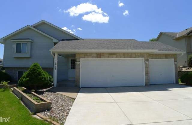 7615 Alyssa Road - 7615 Alyssa Road, Woodbury, MN 55125