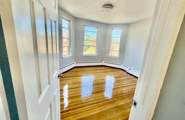 39 Pawtucket Street Gallery 3