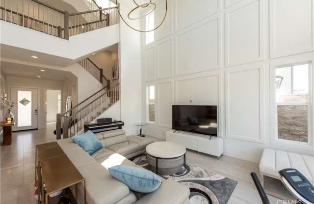 171 Hollyleaf photos photos