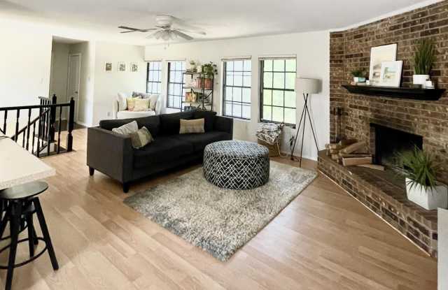 1816 Chestnut Court Gallery 2