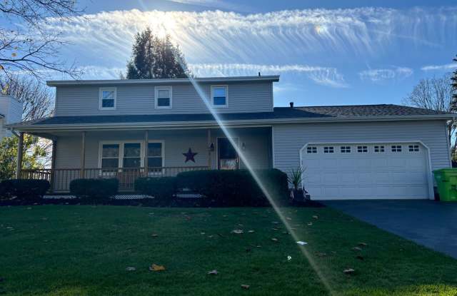 Large 4 Bedroom in Quiet Liverpool Neighborhood with Pool - 402 Branchwood Drive, Onondaga County, NY 13090