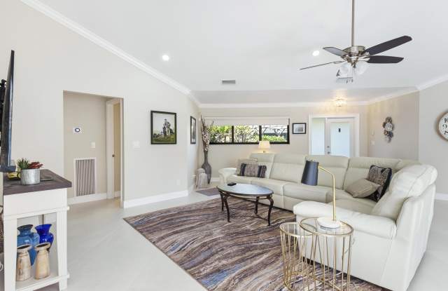 1127 E Seminole Avenue unit: 15C photos photos