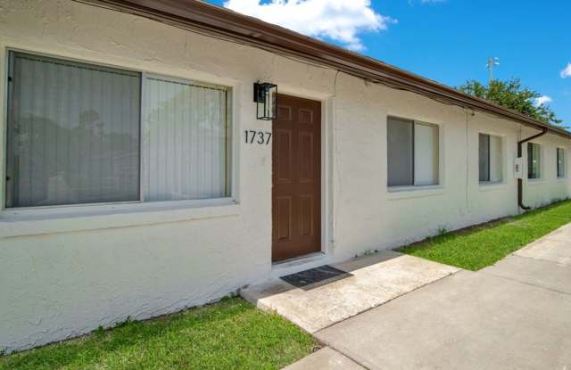MOVE IN SPECIAL ONE MONTH FREE LIMITED TIME FOR ONE YEAR LEASE photos photos