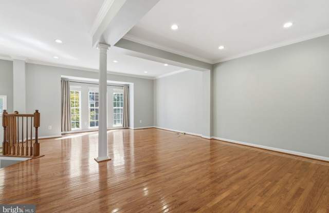 19217 SWEIG Terrace Gallery 3