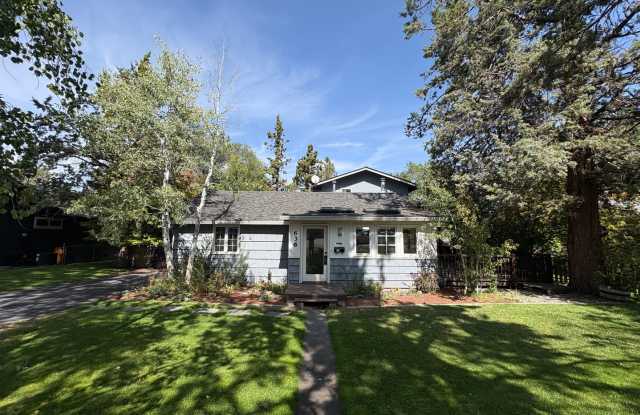 Fantastic 3 BR Home in Midtown Bend with Office, Hot Tub and Garage Gallery 3