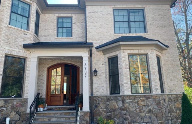 6937 HECTOR ROAD - 6937 Hector Road, McLean, VA 22101