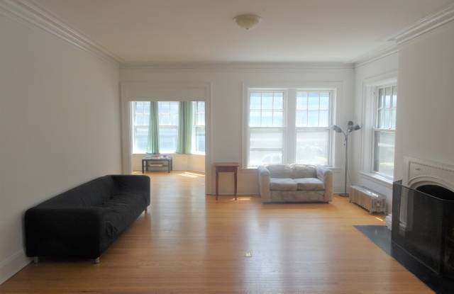 1356 East Hyde Park Boulevard Gallery 2